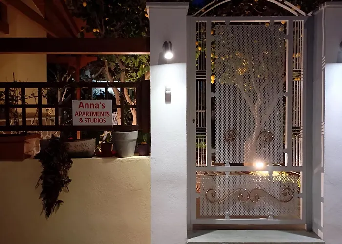Anna\'S Apartment And Studio